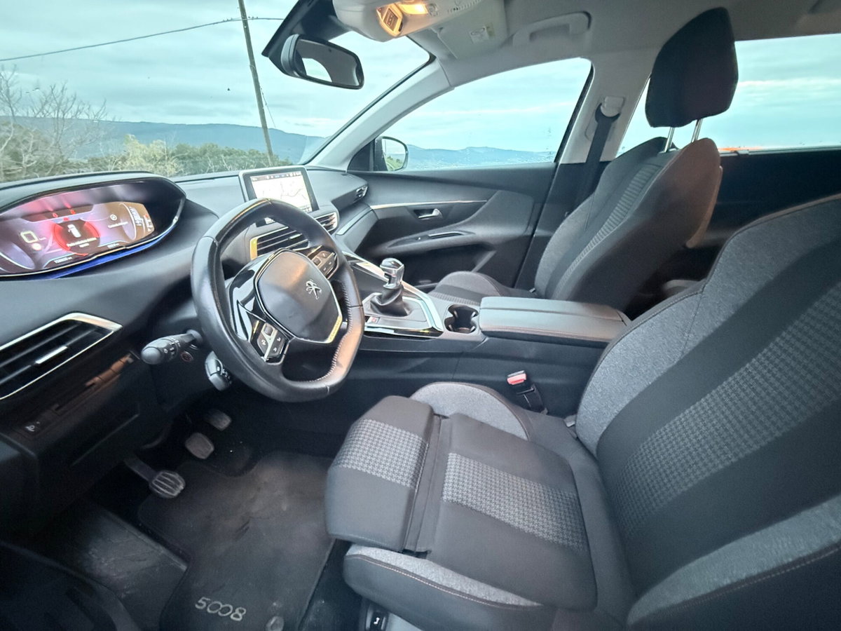 Peugeot 5008 BlueHDi 130 S&S Crossway (19)