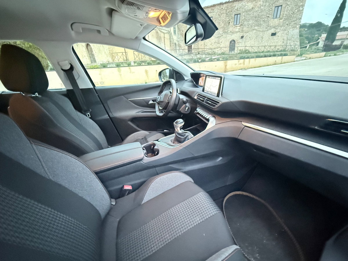Peugeot 5008 BlueHDi 130 S&S Crossway (20)
