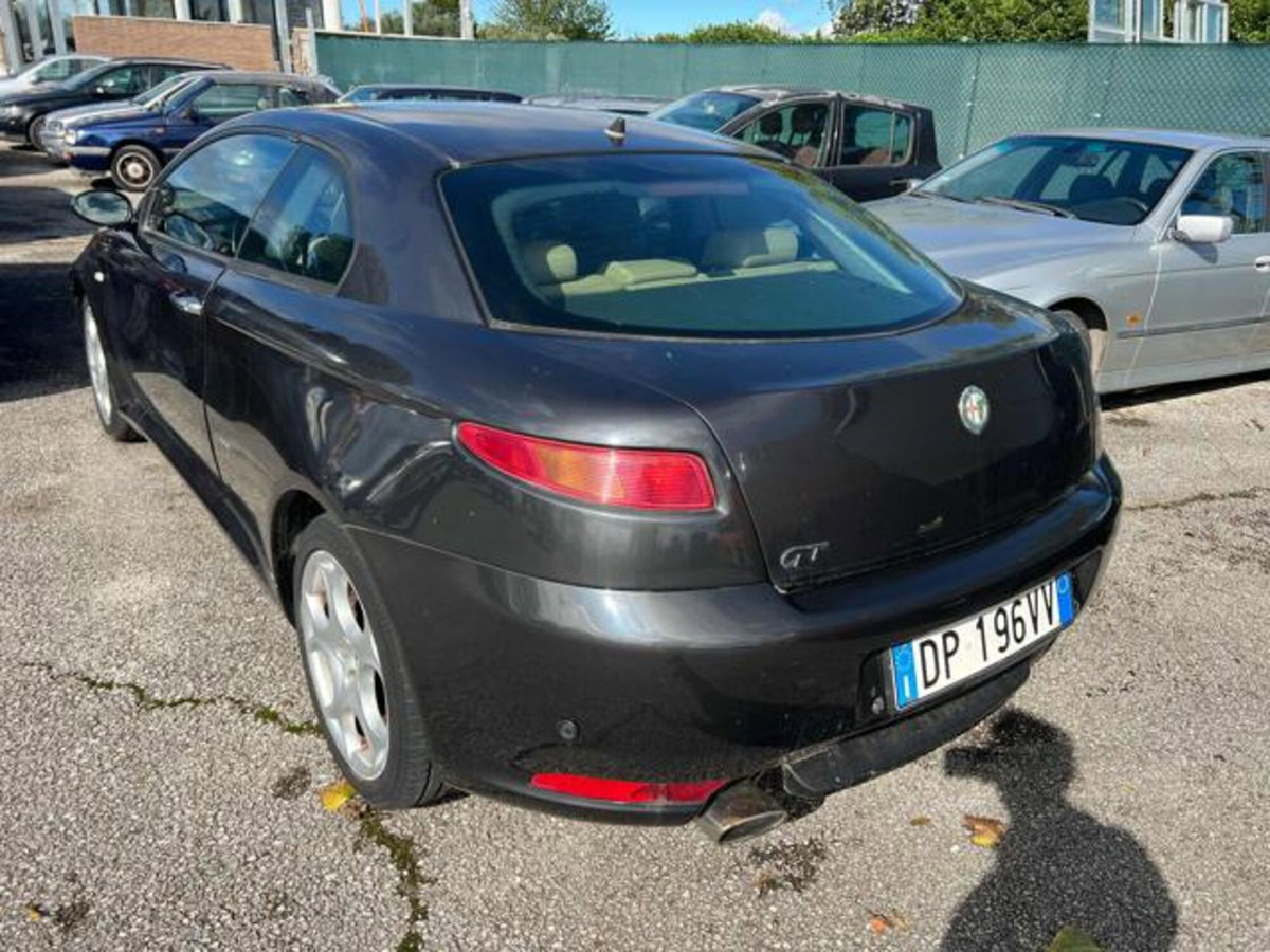 Alfa Romeo GT 1.8 16V TS Distinctive (5)