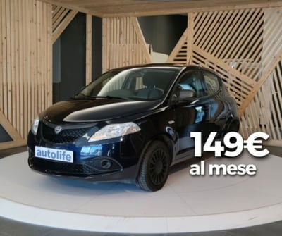 Lancia Ypsilon 1.0 FireFly 5 porte S&S Hybrid Ecochic Silver usata