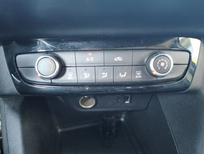 Opel Corsa 1.2 Edition (11)