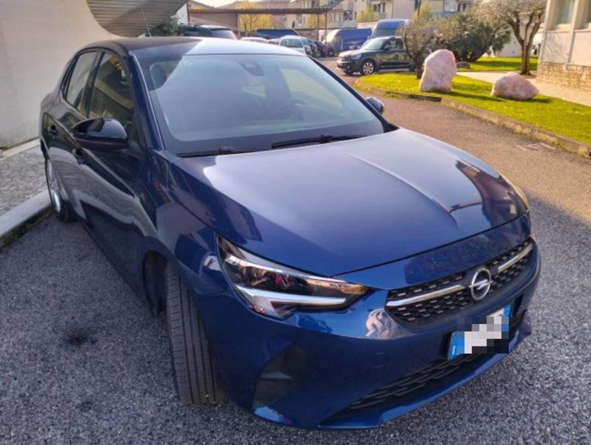 Opel Corsa 1.2 Edition (3)