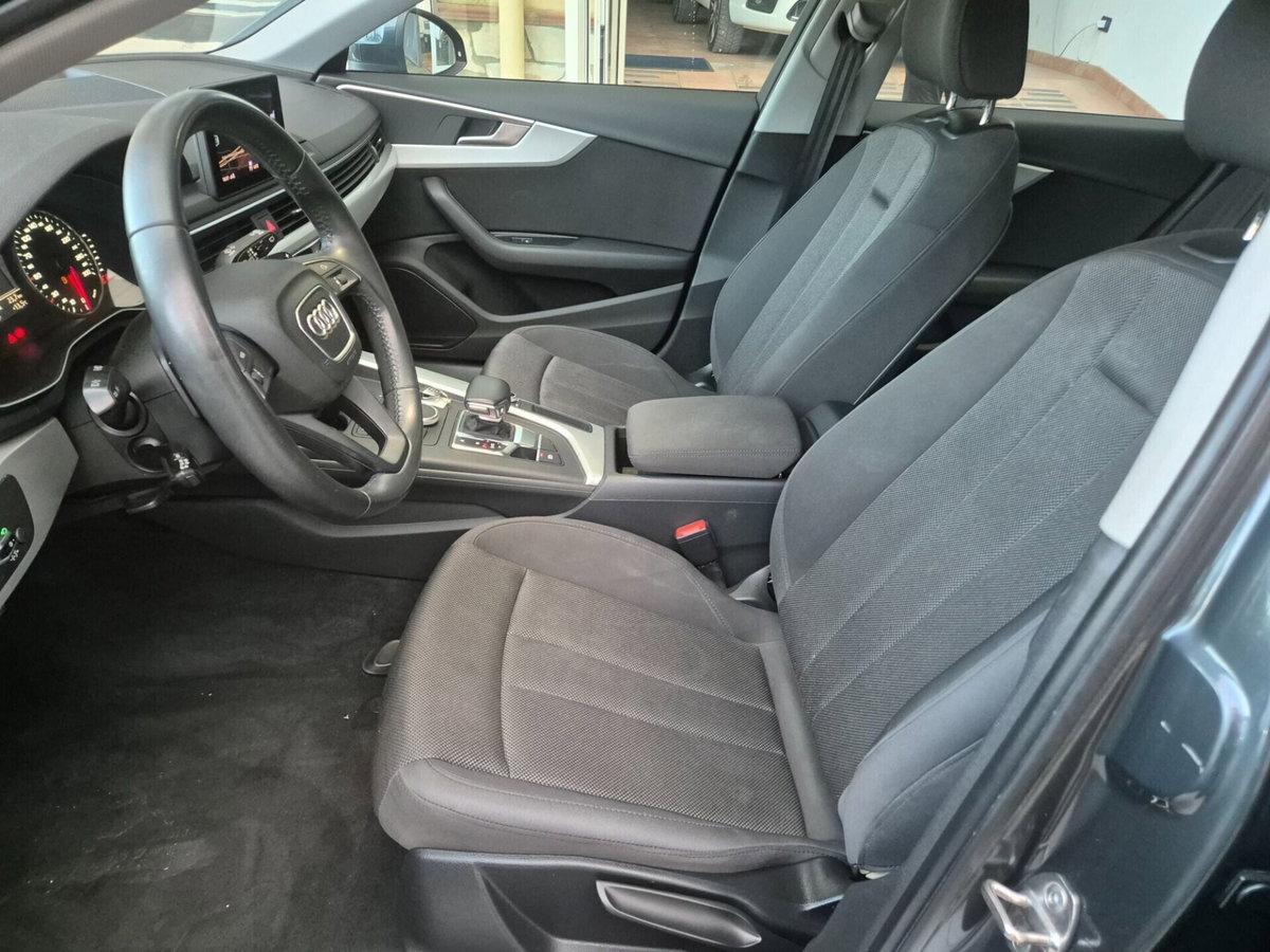 Audi A4 Avant 2.0 TDI 150 CV ultra S tronic Sport (16)