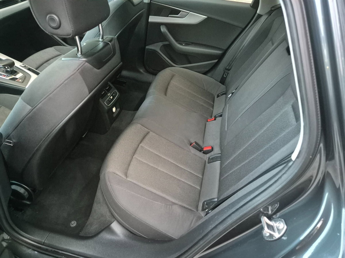 Audi A4 Avant 2.0 TDI 150 CV ultra S tronic Sport (18)