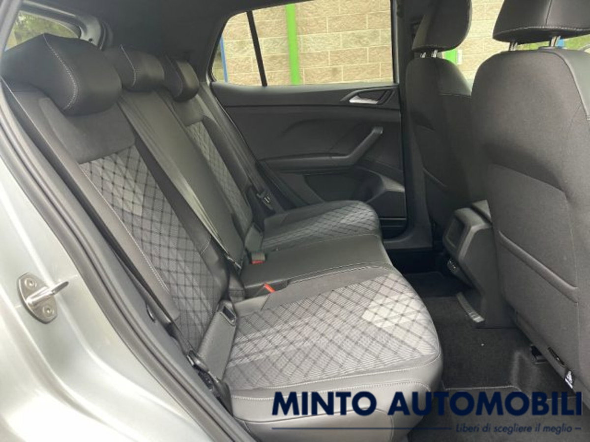Volkswagen T-Cross 1.0 tsi R-Line 115cv (17)