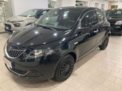 Lancia Ypsilon 1.0 FireFly 5 porte S&S Hybrid Silver Plus usata
