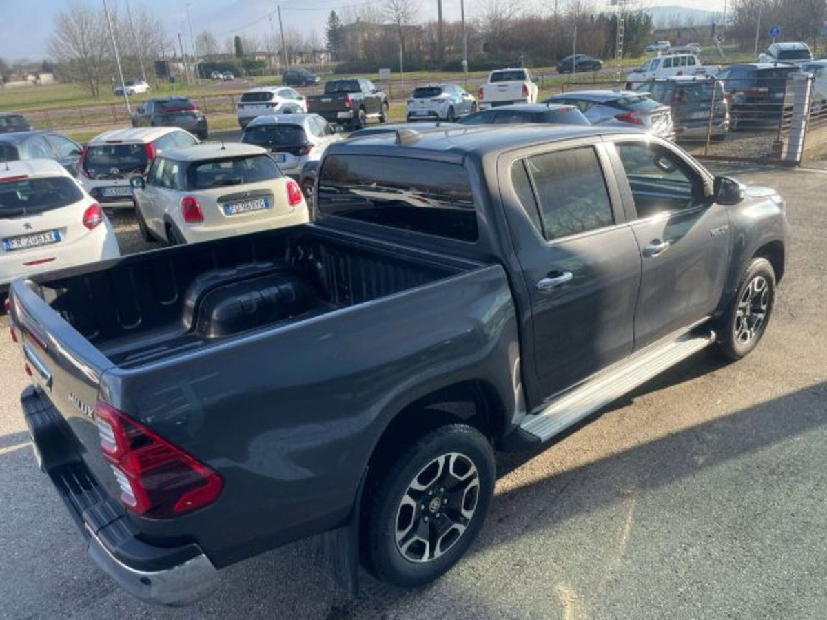 Toyota Hilux 2.D-4D 4WD porte Double Cab Executive (6)