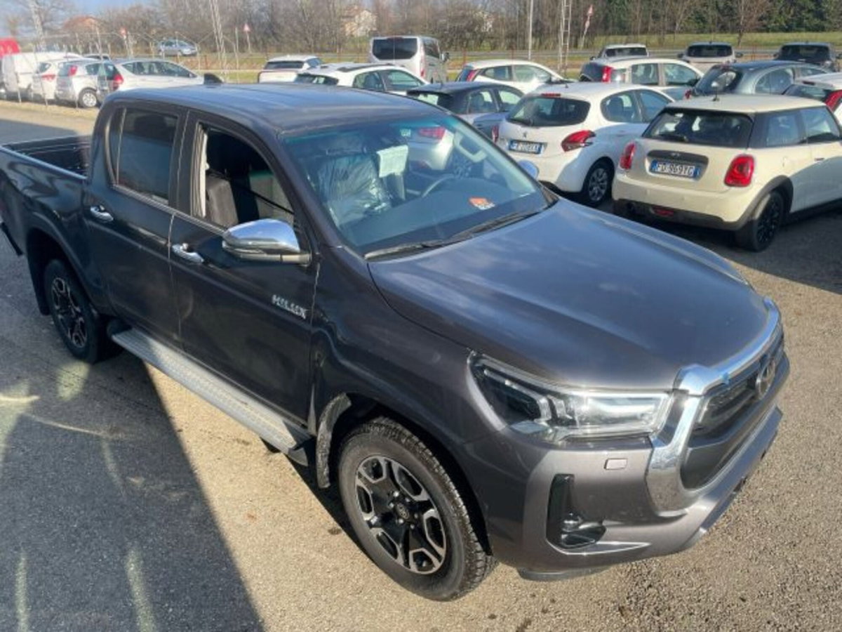 Toyota Hilux 2.D-4D 4WD porte Double Cab Executive (8)