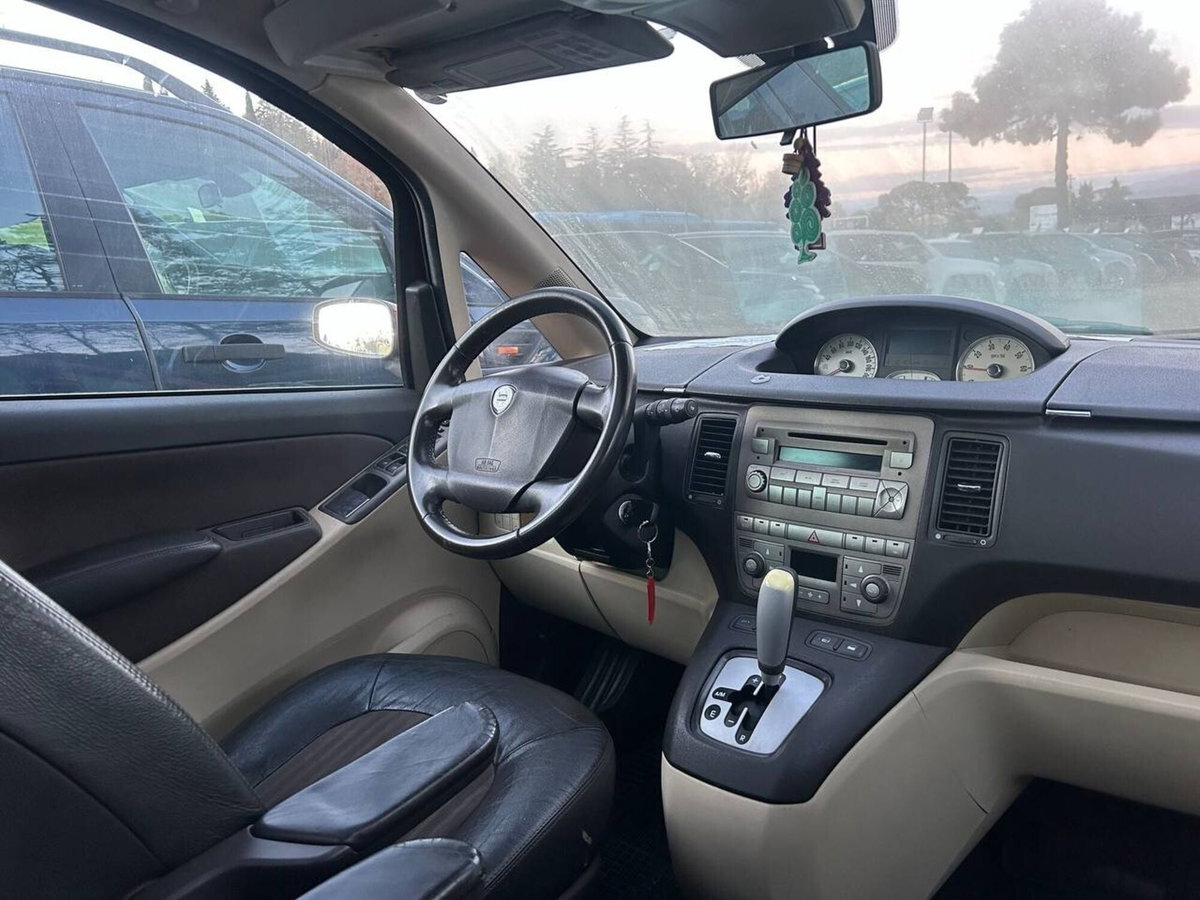 Lancia Musa 1.4 16V Oro (10)