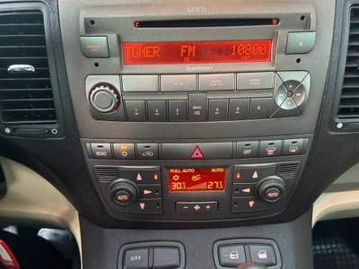 Lancia Musa 1.4 16V Oro (16)