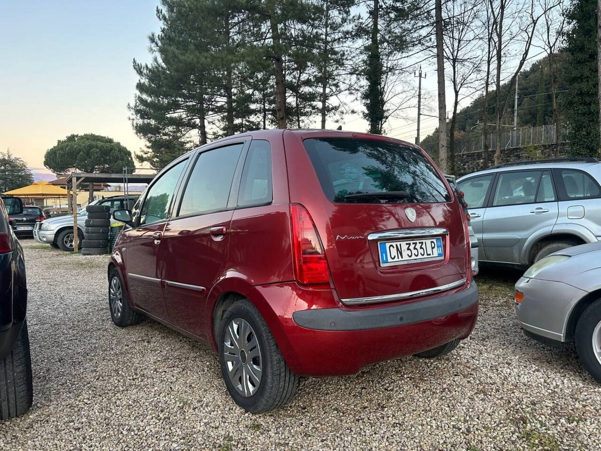 Lancia Musa 1.4 16V Oro (4)
