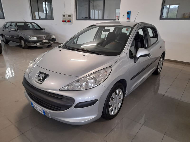 Peugeot 207 8V 75CV 5p. ONE Line