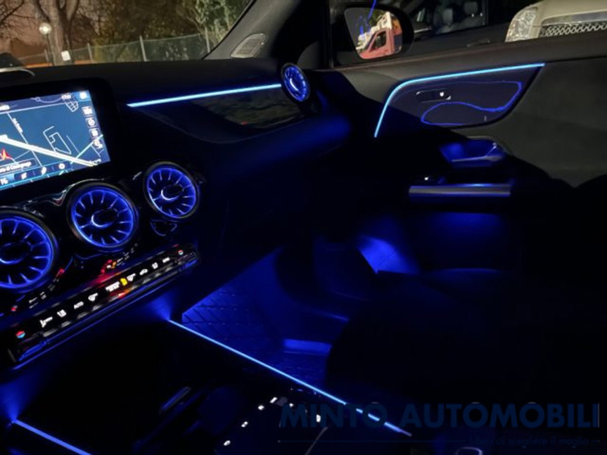 Mercedes-Benz GLA SUV 180 d Automatic Premium (14)