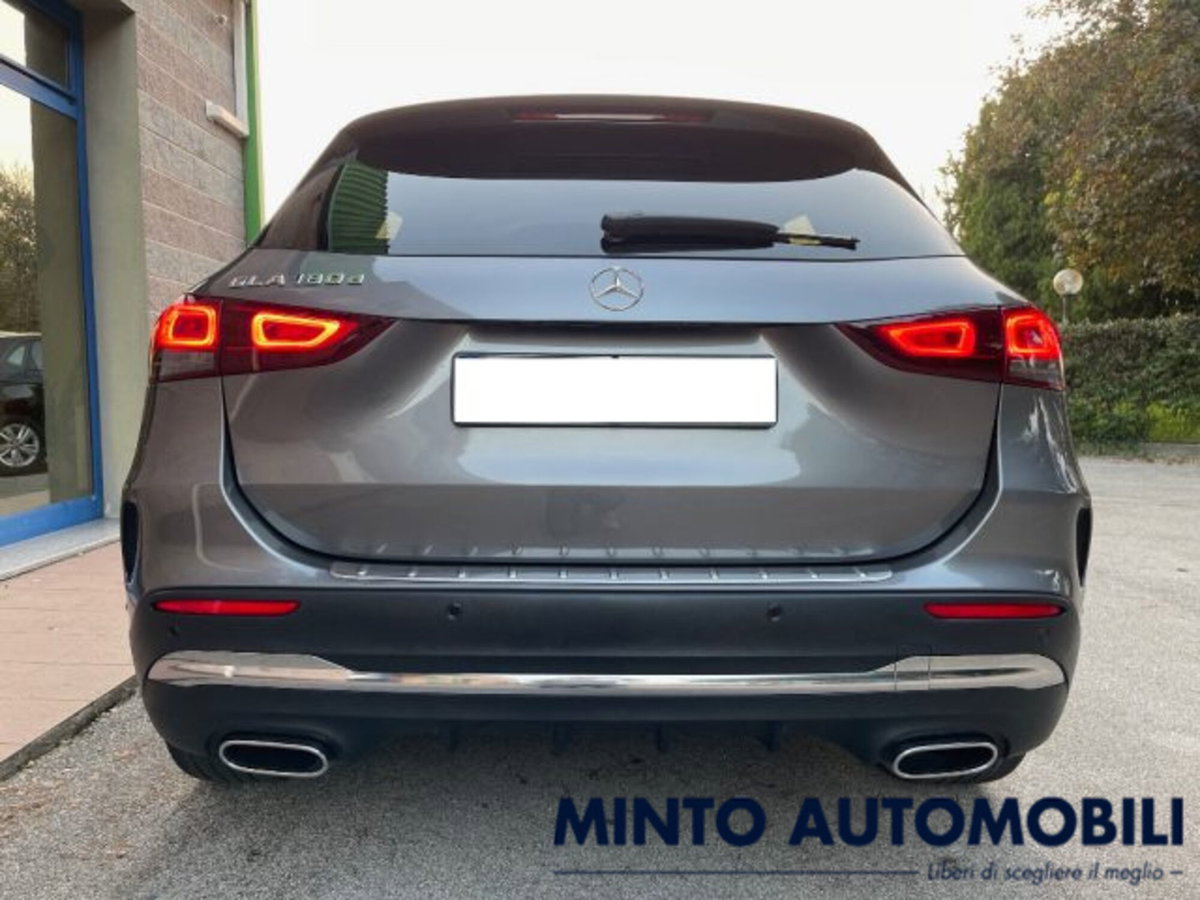Mercedes-Benz GLA SUV 180 d Automatic Premium (5)