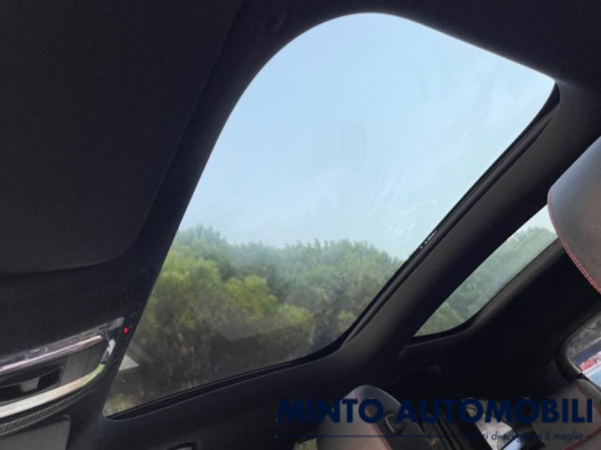 Mercedes-Benz GLA SUV 180 d Automatic Premium (8)
