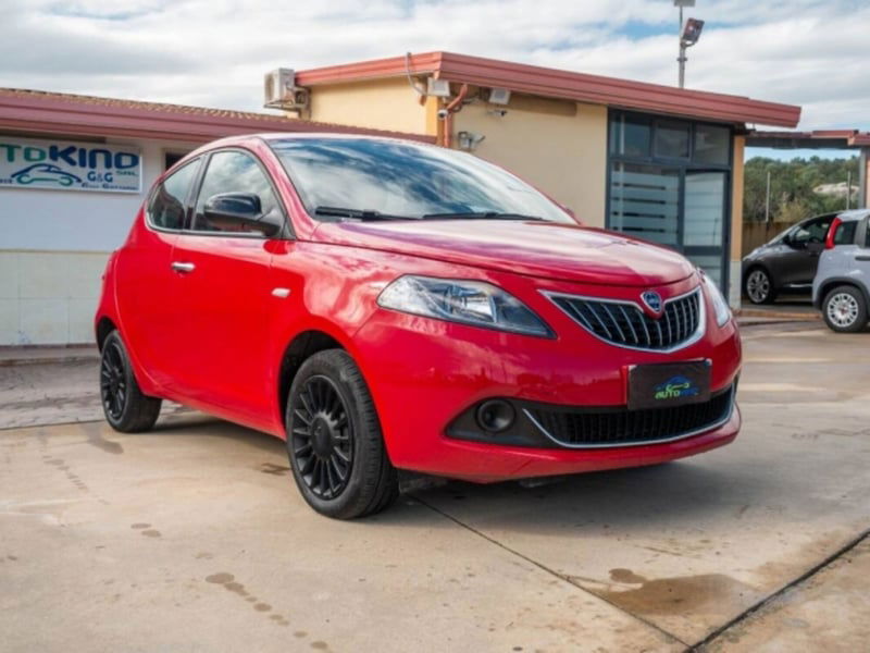 Lancia Ypsilon 1.0 FireFly 5 porte S&S Hybrid Silver Plus