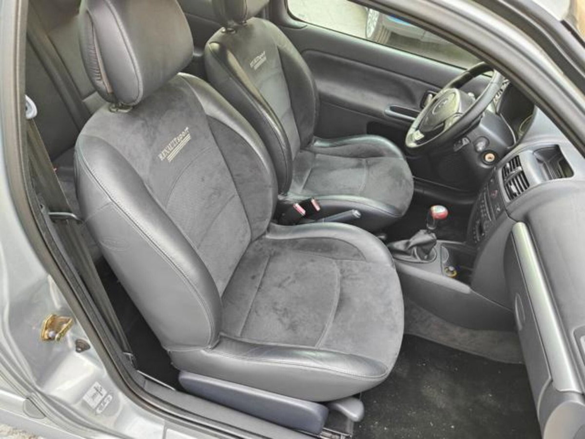 Renault Clio 2.0 16V cat 3 porte Limited (10)