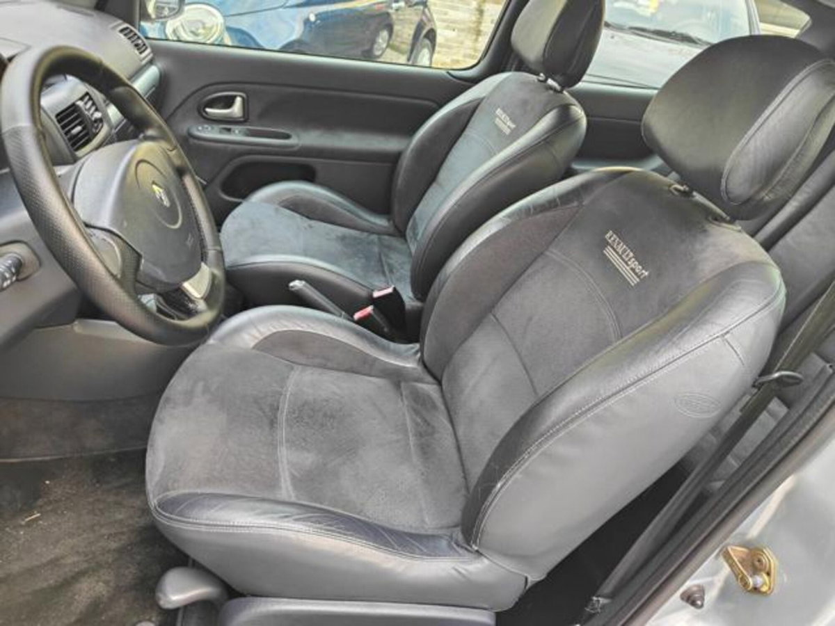 Renault Clio 2.0 16V cat 3 porte Limited (11)