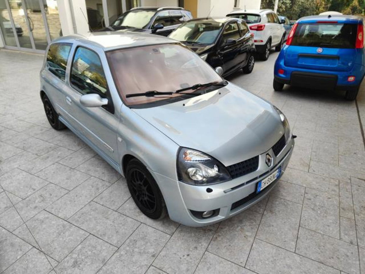 Renault Clio 2.0 16V cat 3 porte Limited (3)
