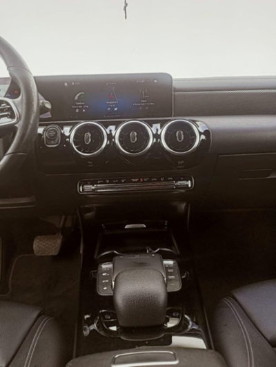 Mercedes-Benz CLA Shooting Brake 200 d Automatic Shooting Brake Executive (7)