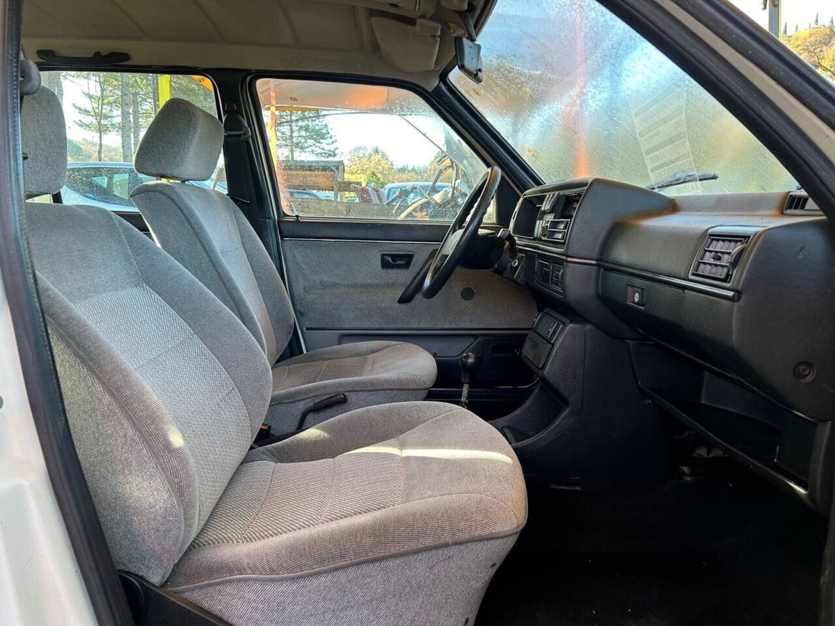 Volkswagen Golf 1300 5 porte GL (10)