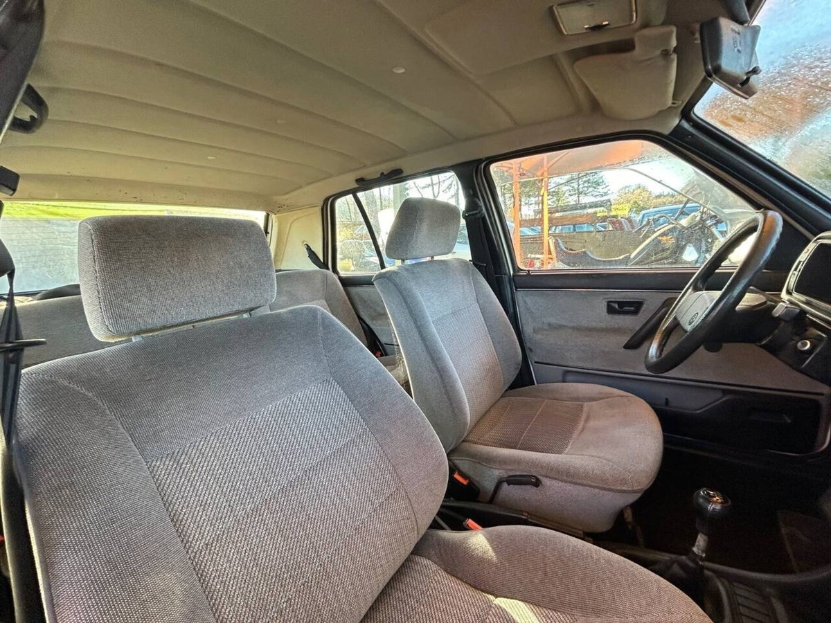 Volkswagen Golf 1300 5 porte GL (11)