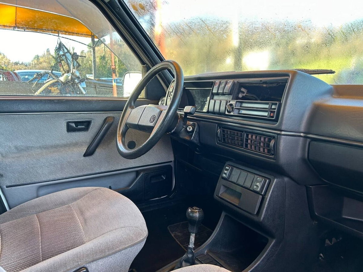 Volkswagen Golf 1300 5 porte GL (12)