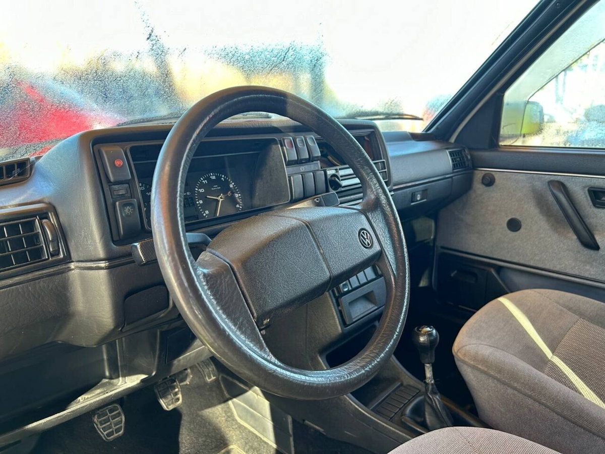 Volkswagen Golf 1300 5 porte GL (15)