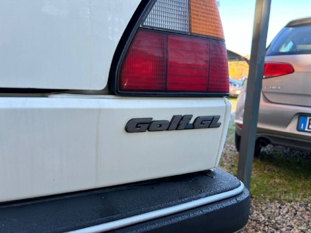 Volkswagen Golf 1300 5 porte GL (7)