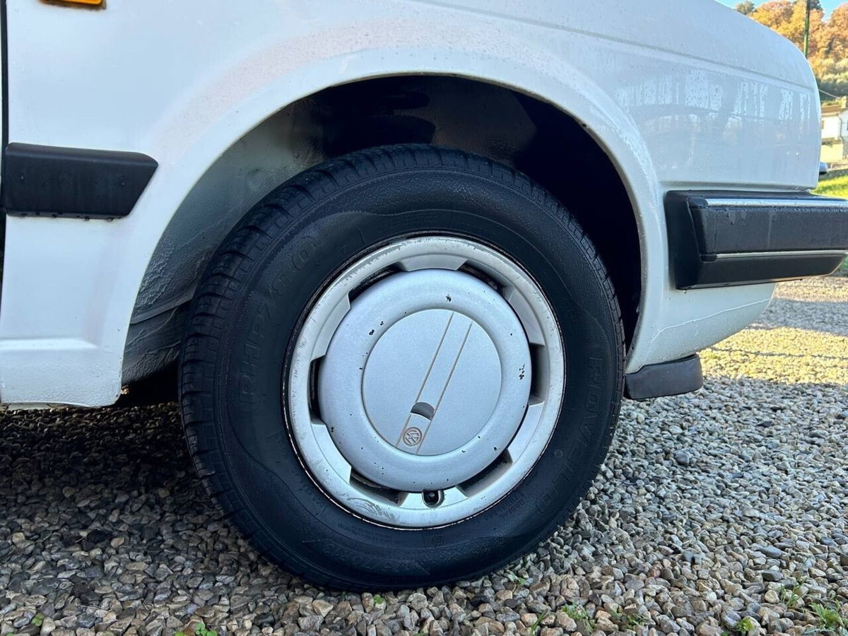 Volkswagen Golf 1300 5 porte GL (8)