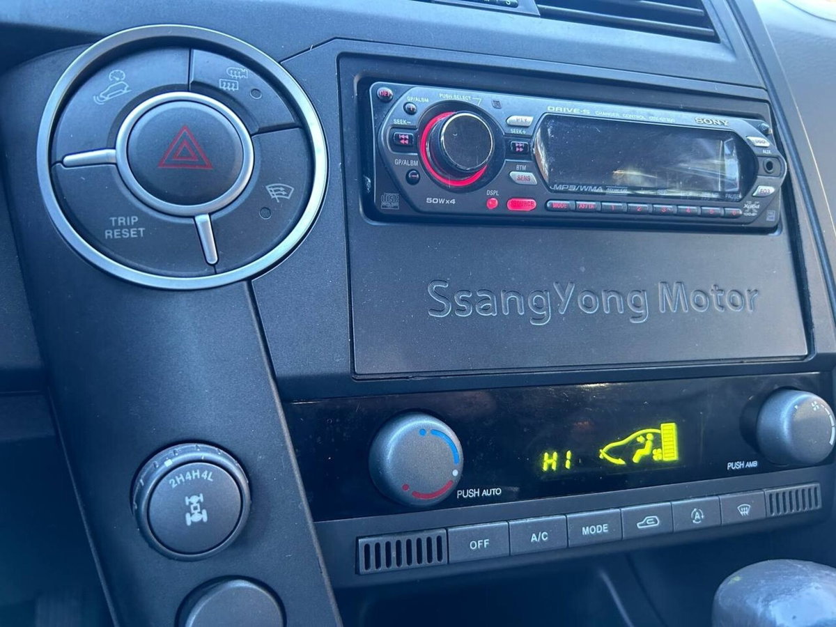 Ssangyong Kyron 2.0 XDi Premium (17)