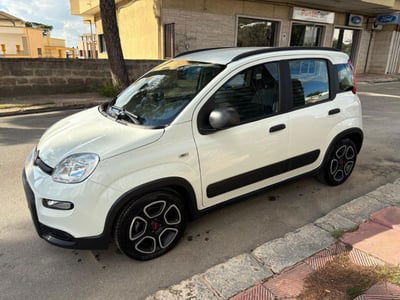 Fiat Panda 1.0 FireFly S&S Hybrid City Cross usata