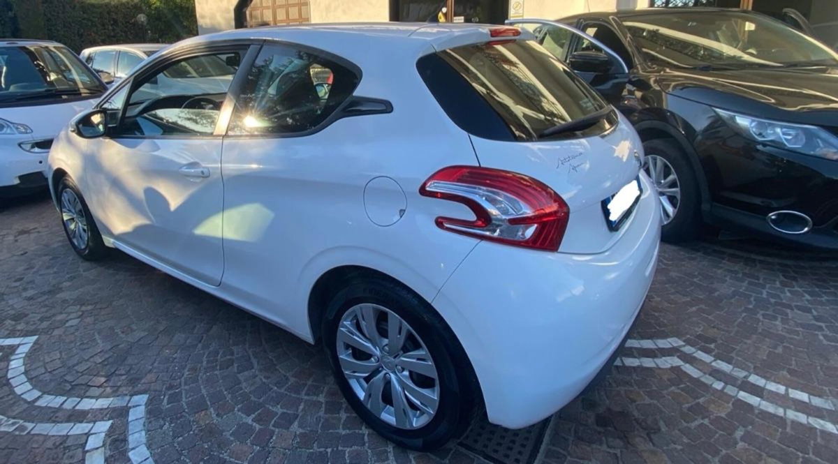 Peugeot 208 VTi 82 CV 3 porte Allure