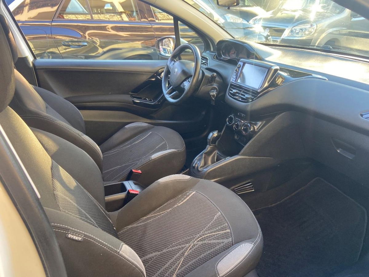 Peugeot 208 VTi 82 CV 3 porte Allure (3)