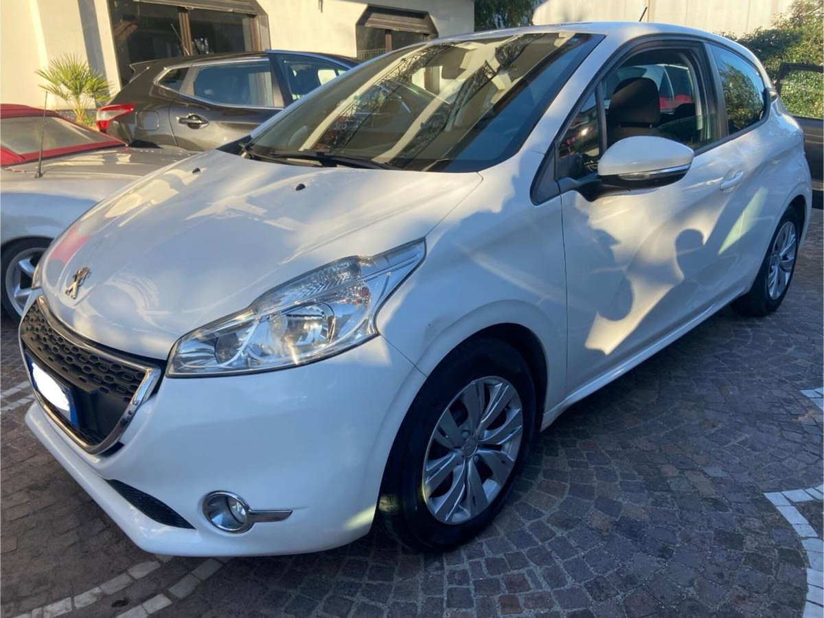 Peugeot 208 VTi 82 CV 3 porte Allure (4)