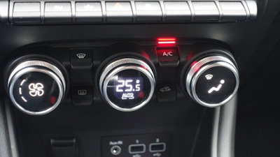 Renault Captur Full Hybrid E-Tech 145 CV Intens (12)