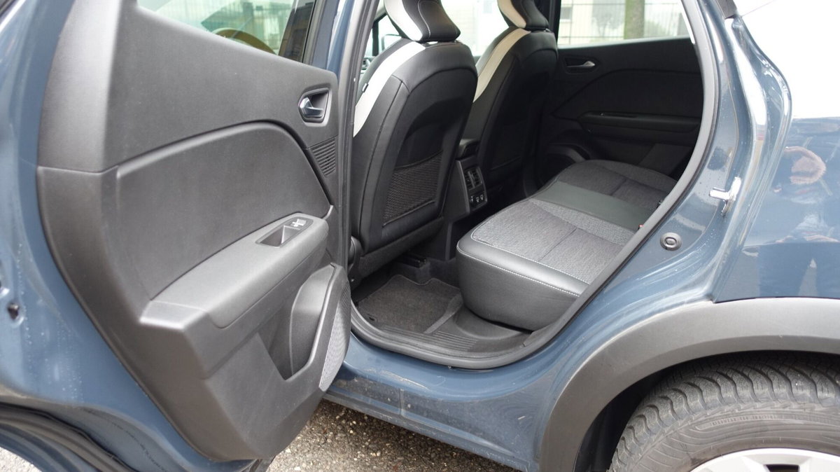 Renault Captur Full Hybrid E-Tech 145 CV Intens (14)