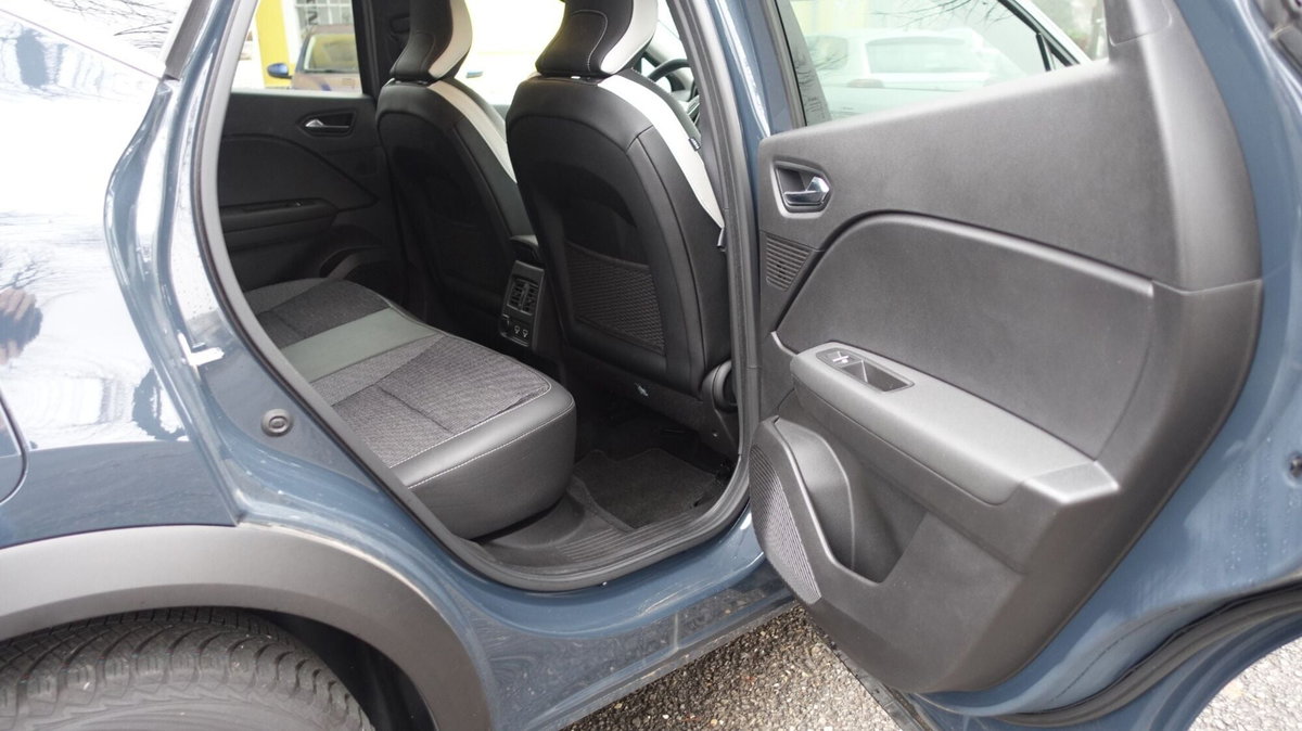 Renault Captur Full Hybrid E-Tech 145 CV Intens (15)