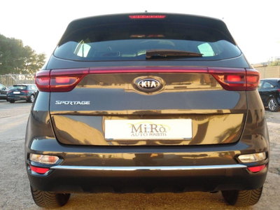 Kia Sportage 1.6 CRDI 115 CV 2WD Business Class (8)