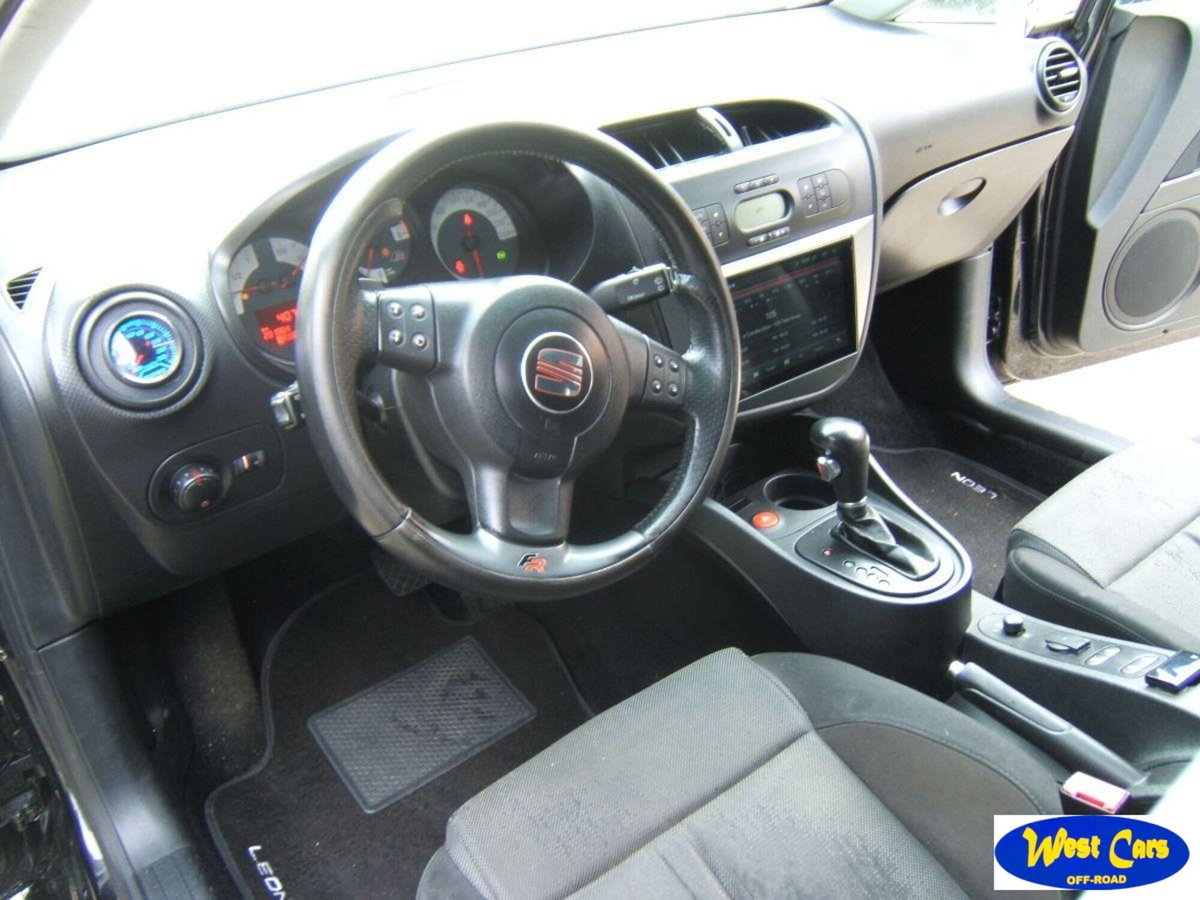 SEAT Leon 2.0 TSI DSG FR (8)