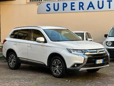 Mitsubishi Outlander 2.2 DI-D 4WD Instyle Plus SDA 7 posti  usata