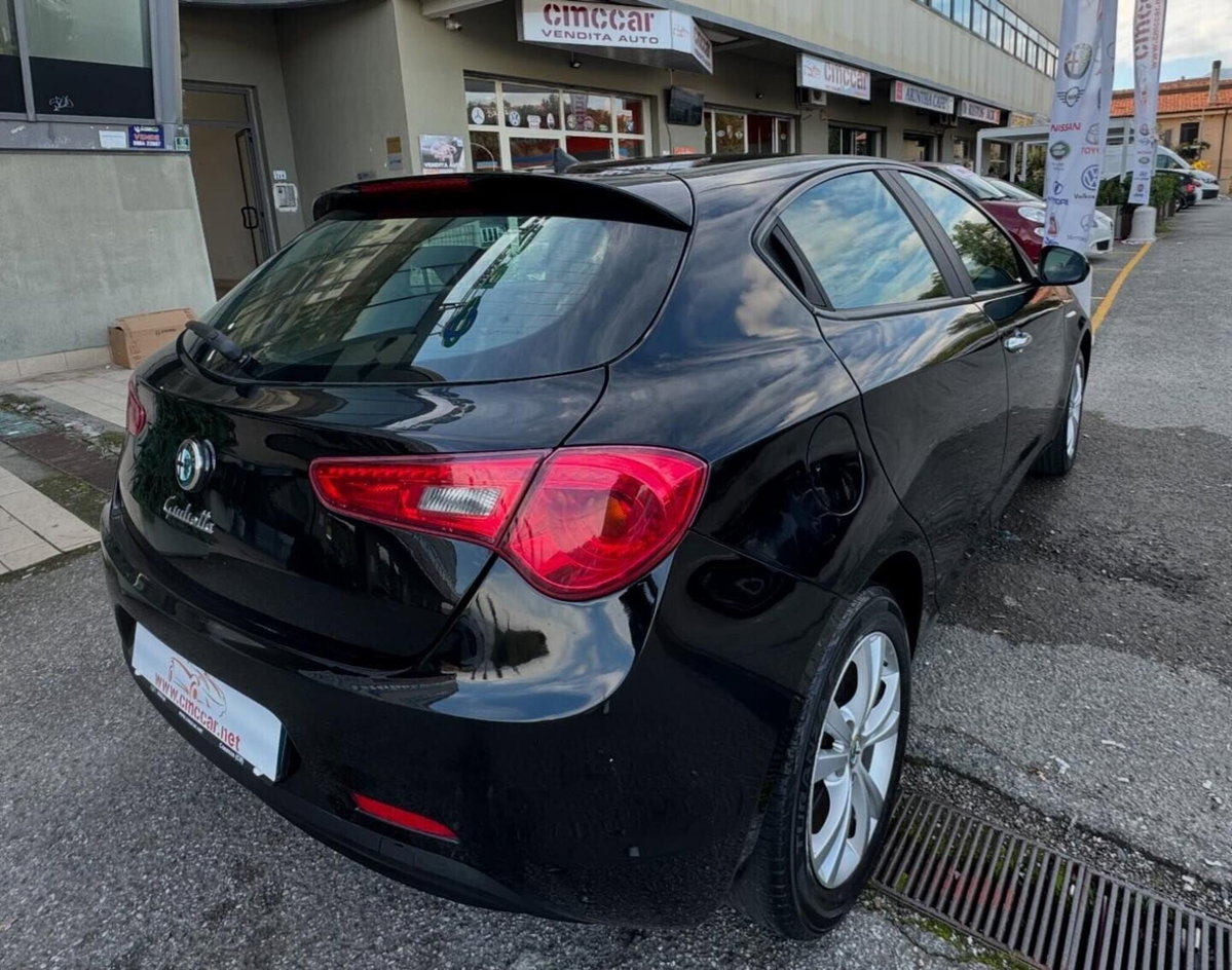 Alfa Romeo Giulietta 1.6 JTDm-2 Exclusive (5)