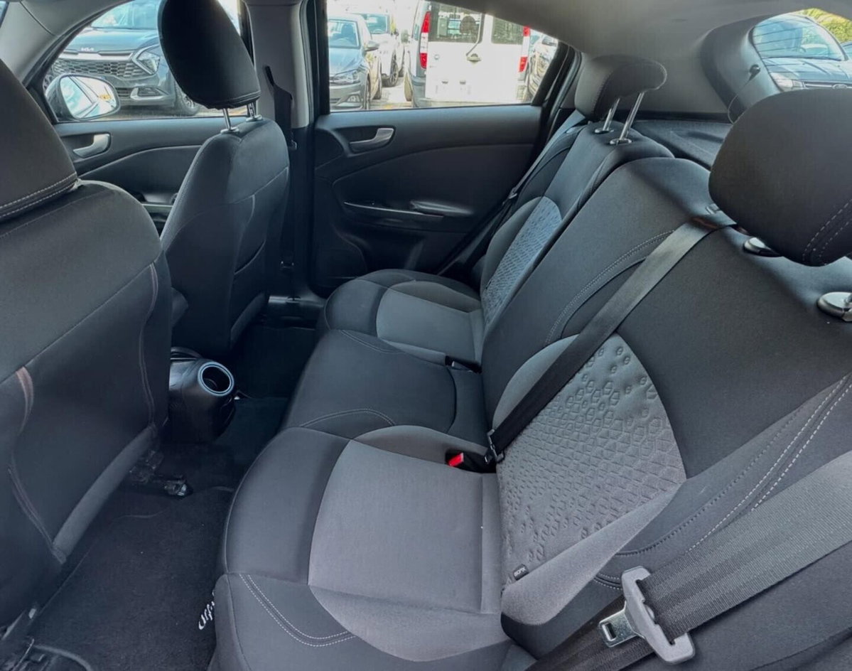 Alfa Romeo Giulietta 1.6 JTDm-2 Exclusive (9)