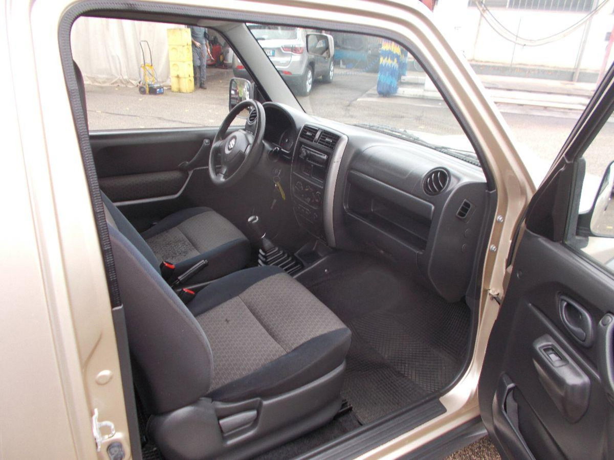 Suzuki Jimny 1.5 DDiS cat 4WD JLX Più (6)