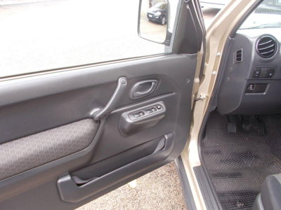 Suzuki Jimny 1.5 DDiS cat 4WD JLX Più (8)