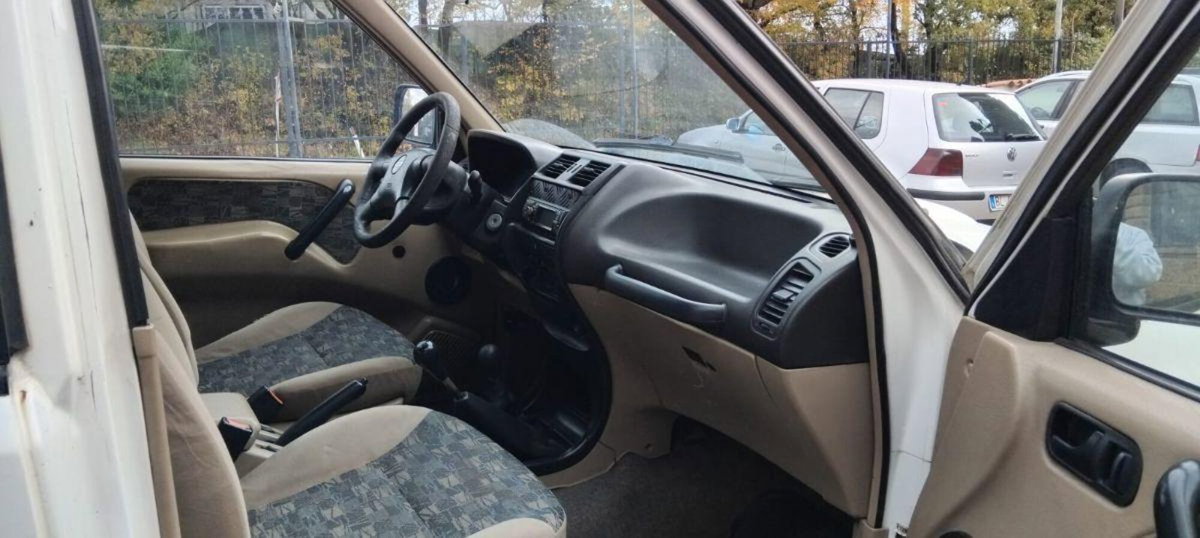 Nissan Terrano II 2.7 Tdi 3 porte Anniversary (12)