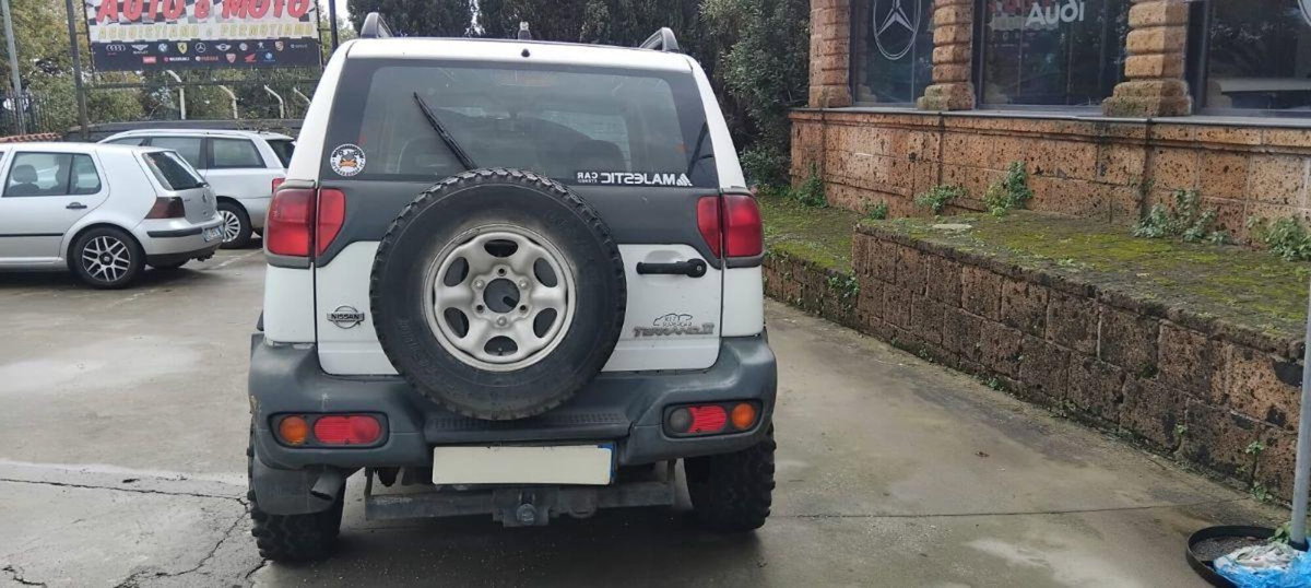 Nissan Terrano II 2.7 Tdi 3 porte Anniversary (6)