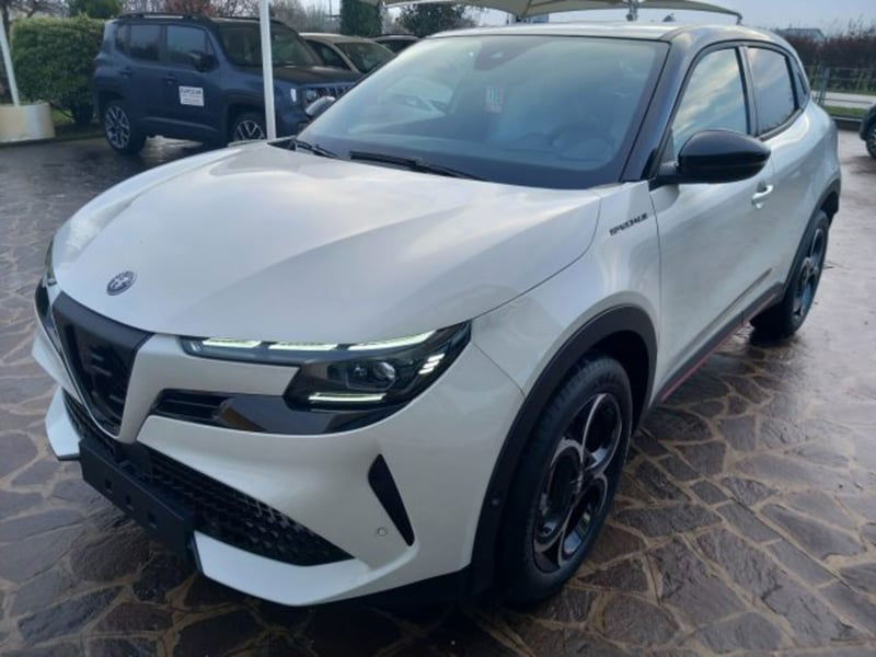 Alfa Romeo Junior 1.2 ibrida Speciale 145cv edct6