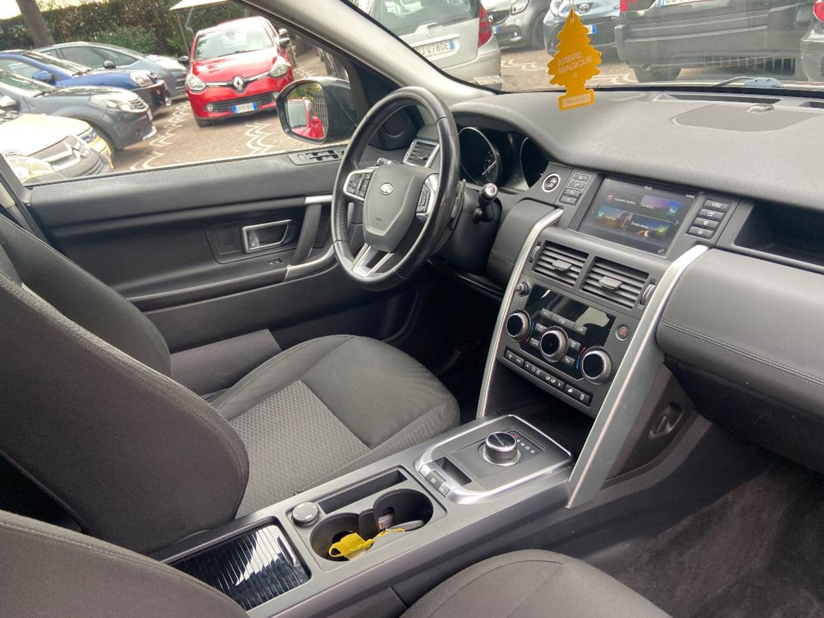 Land Rover Discovery Sport 2.0 TD4 150 CV Pure (4)