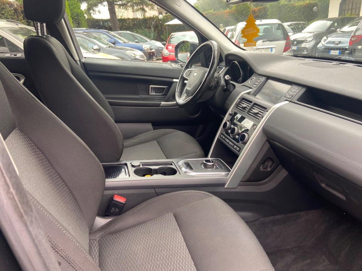 Land Rover Discovery Sport 2.0 TD4 150 CV Pure (5)